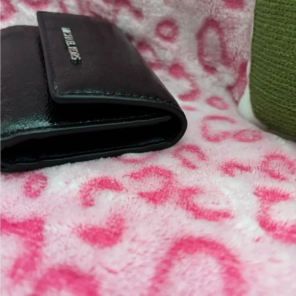 Michael Kors Jet Set Black Patent Compact Trifold Wallet - Picture 7 of 7